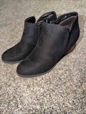 Women’s Life Stride Black Suede Ankle Booties, 7